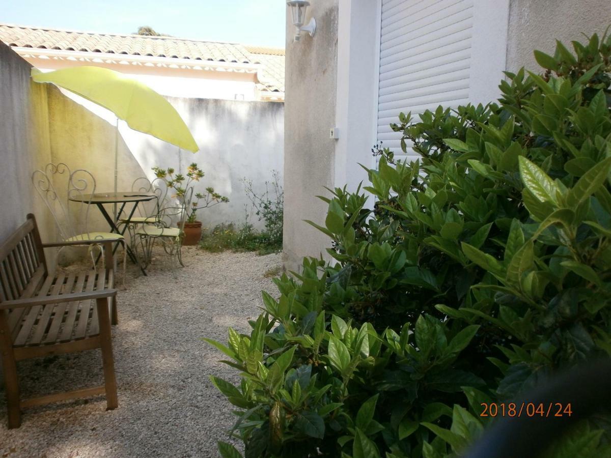 Studio équipé avec jardin+parking à la plage... La Ciotat Extérieur photo